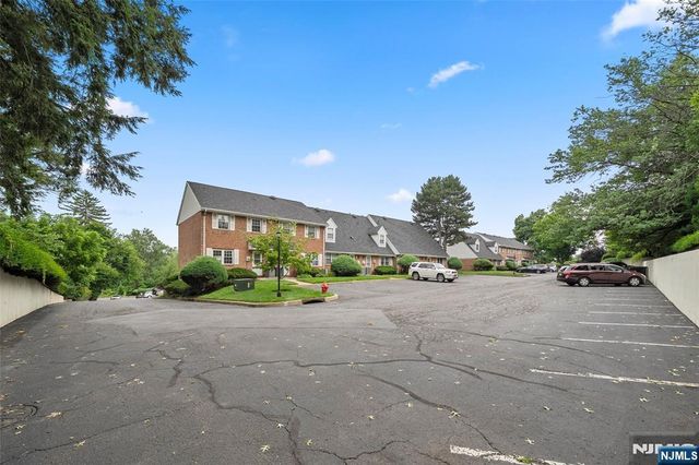 156 Parkview Drive 24, Teaneck, NJ 07666