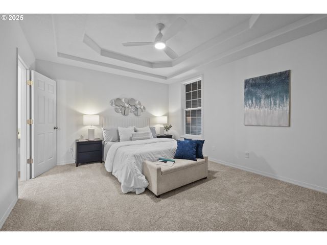 240 NORWAY St, Silverton, OR 97381