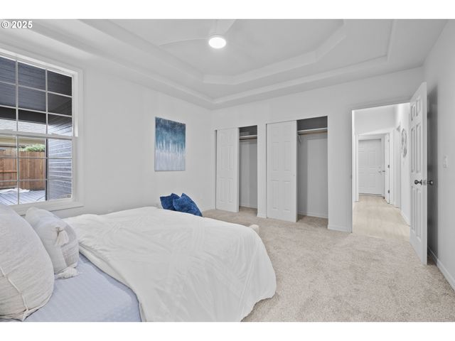 240 NORWAY St, Silverton, OR 97381