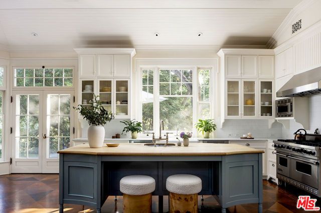 13127 Boca De Canon Lane, Los Angeles, CA 90049