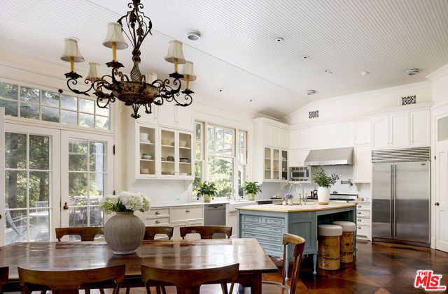 13127 Boca De Canon Lane, Los Angeles, CA 90049