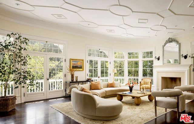 13127 Boca De Canon Lane, Los Angeles, CA 90049