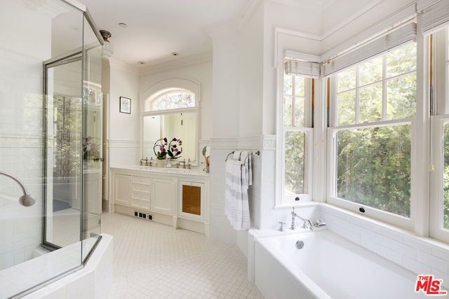 13127 Boca De Canon Lane, Los Angeles, CA 90049