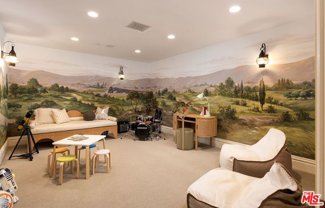 13127 Boca De Canon Lane, Los Angeles, CA 90049