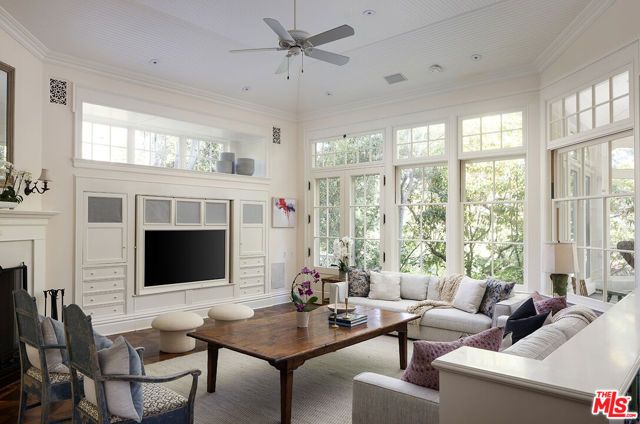 13127 Boca De Canon Lane, Los Angeles, CA 90049