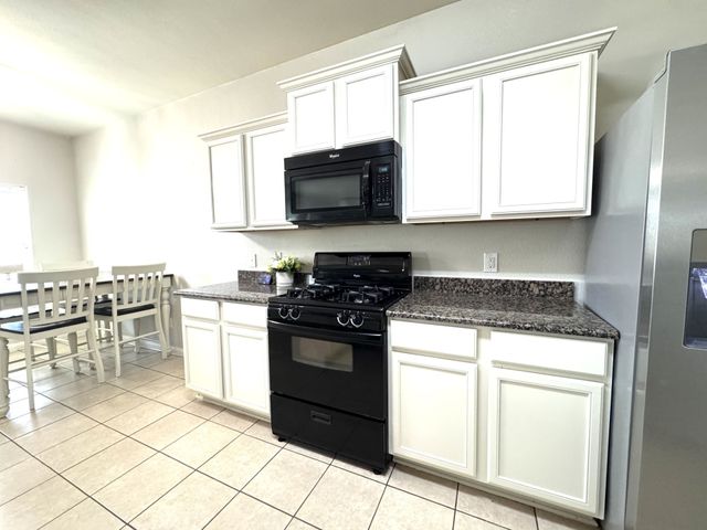 1100 Port Way, Crowley, TX 76036