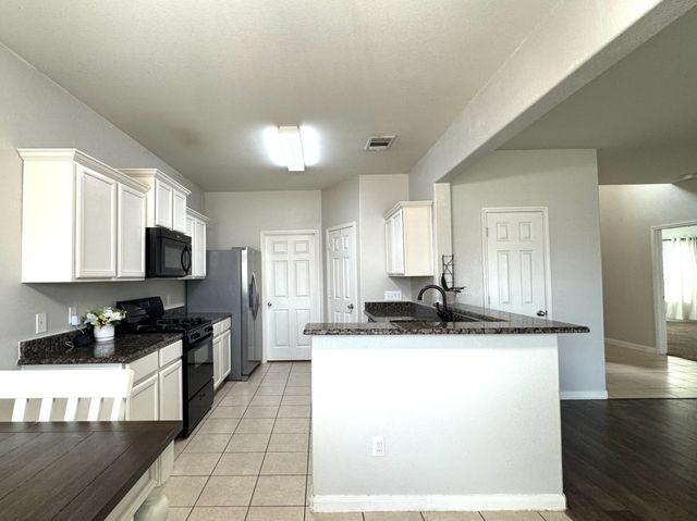 1100 Port Way, Crowley, TX 76036