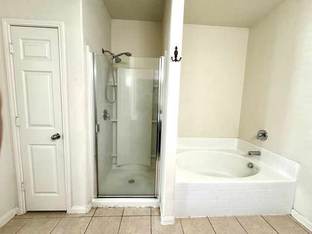 1100 Port Way, Crowley, TX 76036