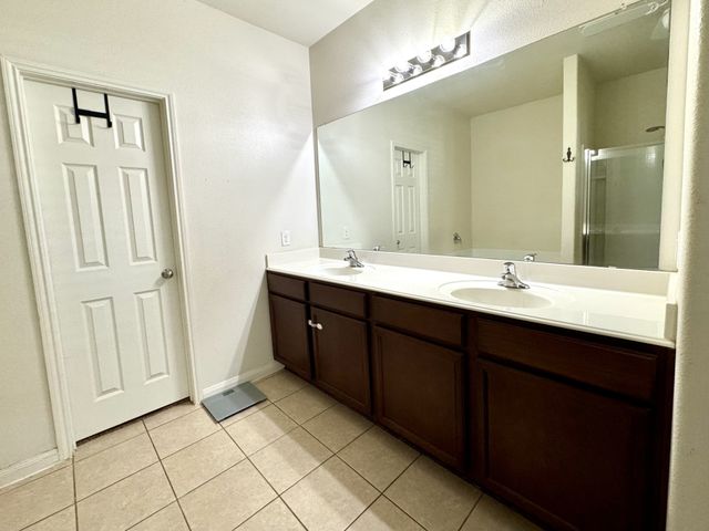 1100 Port Way, Crowley, TX 76036