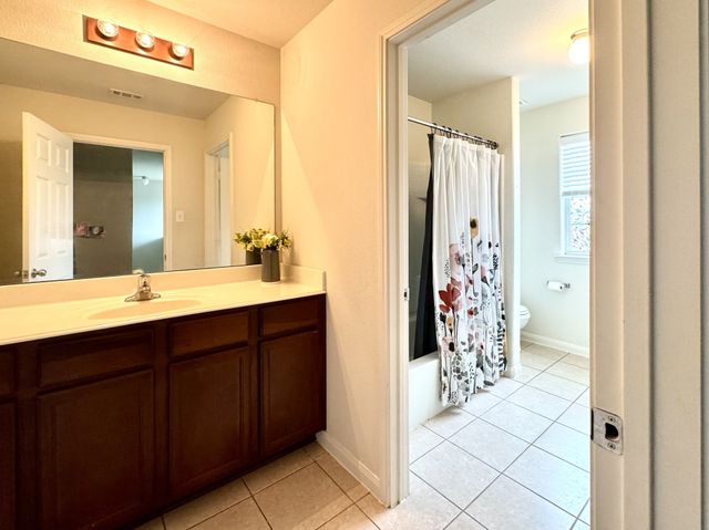 1100 Port Way, Crowley, TX 76036
