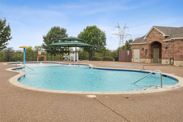 1100 Port Way, Crowley, TX 76036