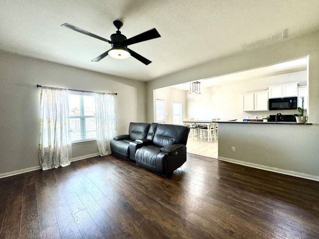 1100 Port Way, Crowley, TX 76036