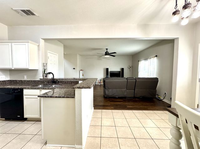 1100 Port Way, Crowley, TX 76036