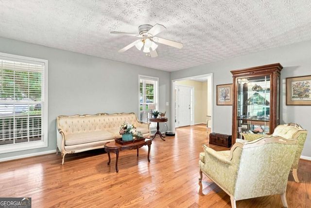 5821 Silverthorn Drive, Flowery Branch, GA 30542