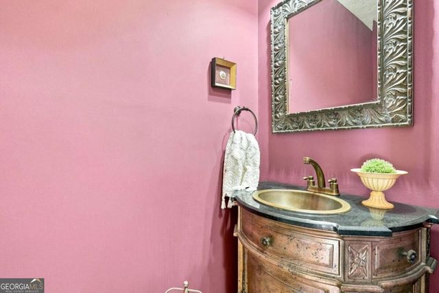 5821 Silverthorn Drive, Flowery Branch, GA 30542