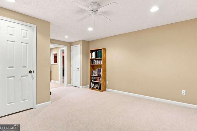 5821 Silverthorn Drive, Flowery Branch, GA 30542