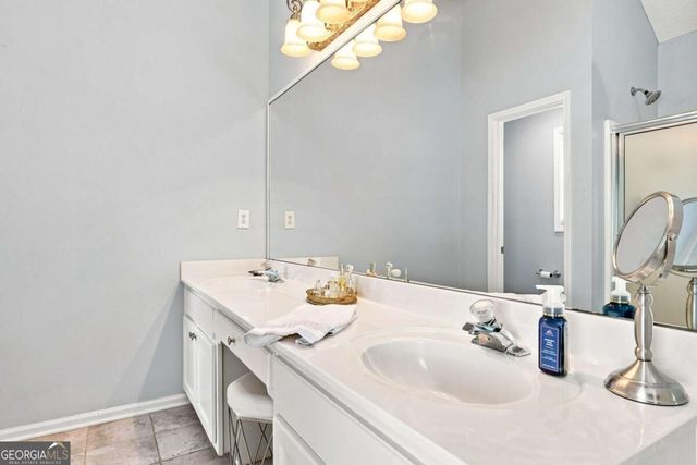 5821 Silverthorn Drive, Flowery Branch, GA 30542