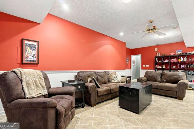 5821 Silverthorn Drive, Flowery Branch, GA 30542