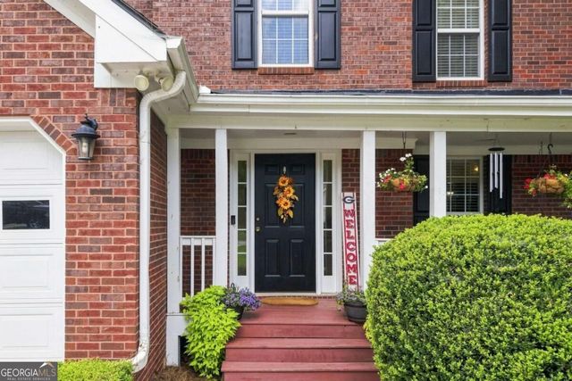 5821 Silverthorn Drive, Flowery Branch, GA 30542