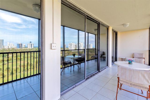 20335 W Country Club Drive 1806, Aventura, FL 33180