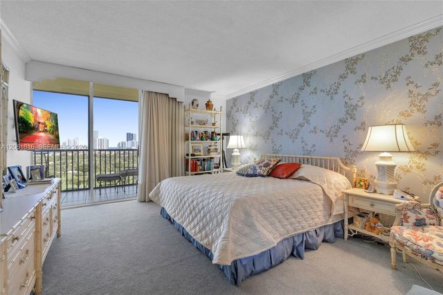 20335 W Country Club Drive 1806, Aventura, FL 33180