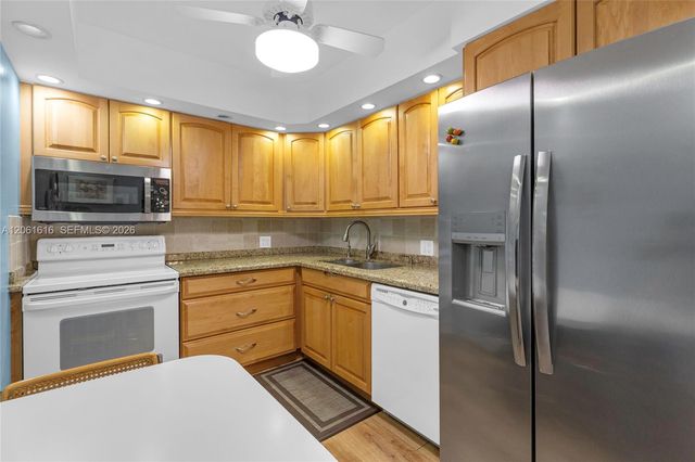 20335 W Country Club Drive 1806, Aventura, FL 33180