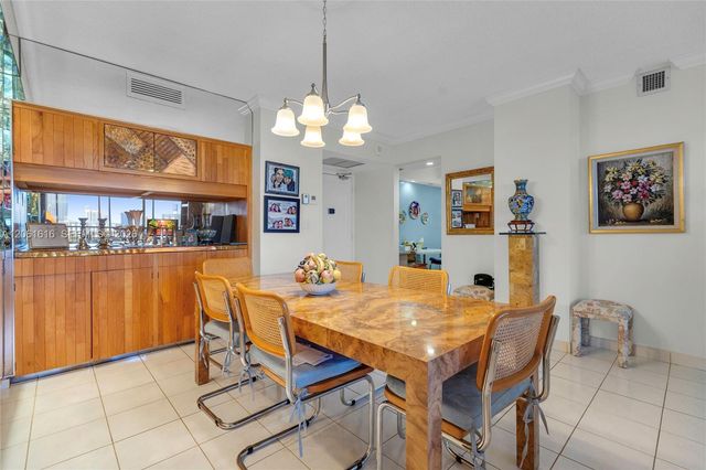 20335 W Country Club Drive 1806, Aventura, FL 33180