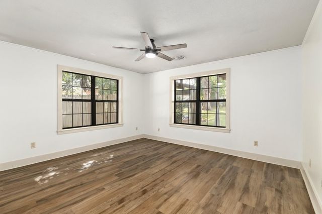 511 W Val Verde Street, Brenham, TX 77833