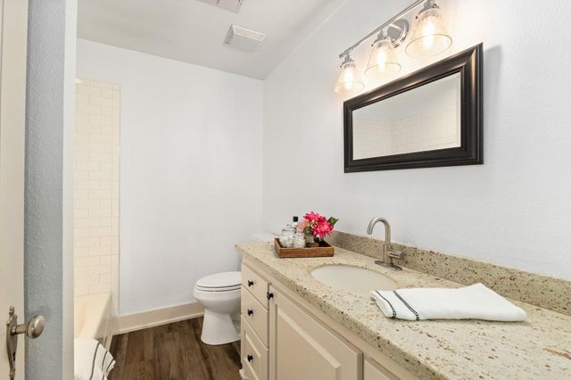 511 W Val Verde Street, Brenham, TX 77833
