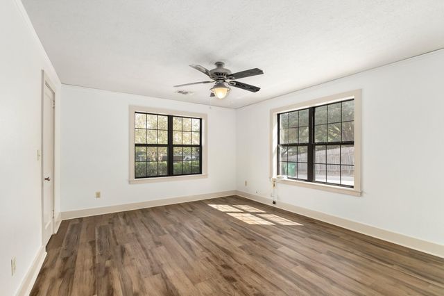 511 W Val Verde Street, Brenham, TX 77833