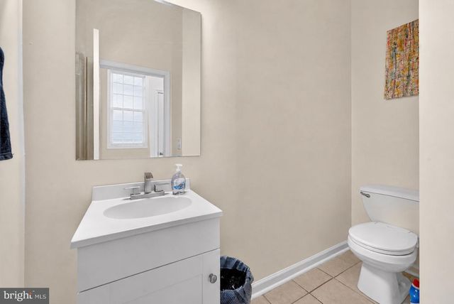 33 LINDLEY DR, Dover, DE 19904