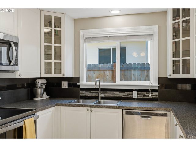 7434 Se 51ST Ave, Portland, OR 97206