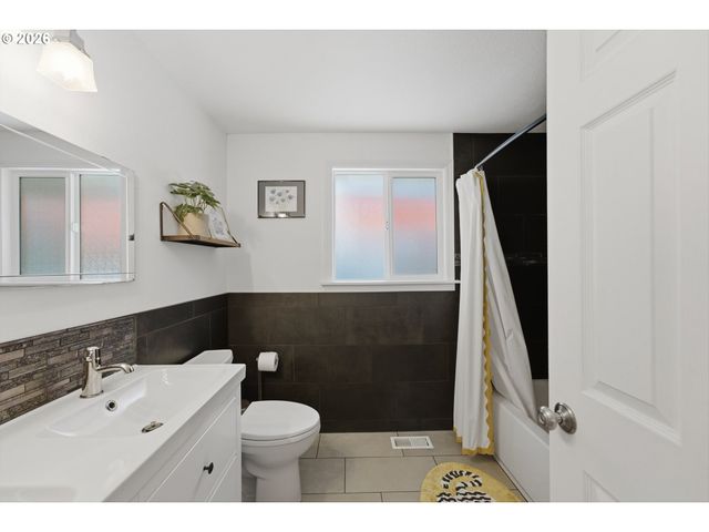 7434 Se 51ST Ave, Portland, OR 97206