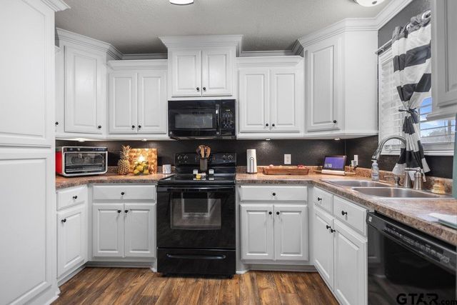 202 Spring Valley Rd, Queen City, TX 75572