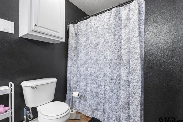 202 Spring Valley Rd, Queen City, TX 75572