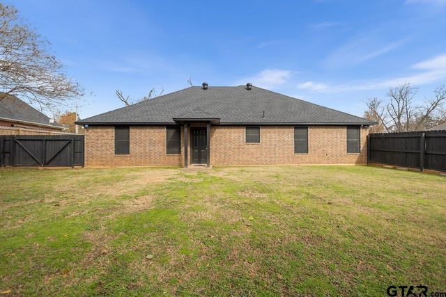 202 Spring Valley Rd, Queen City, TX 75572