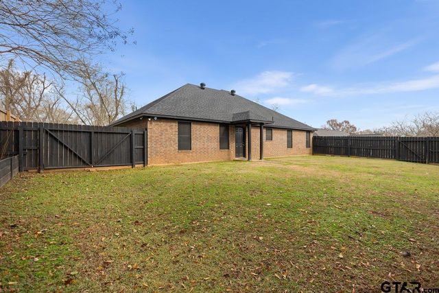 202 Spring Valley Rd, Queen City, TX 75572