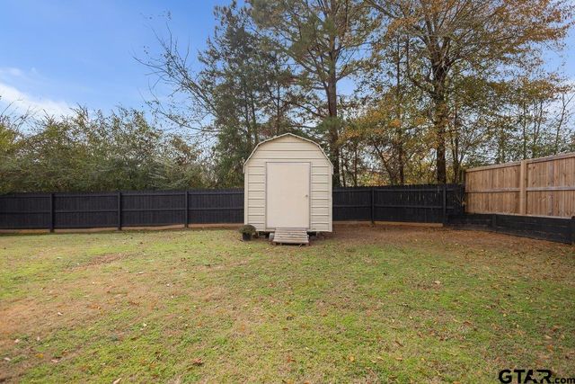 202 Spring Valley Rd, Queen City, TX 75572