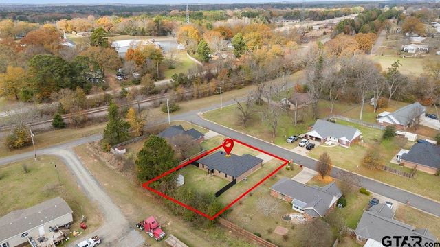 202 Spring Valley Rd, Queen City, TX 75572