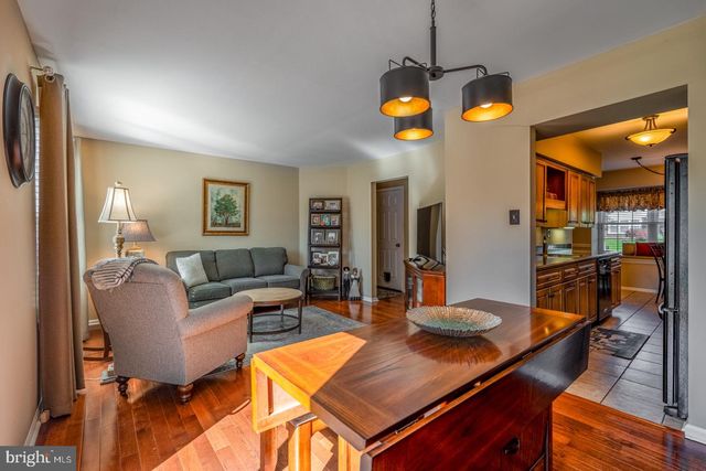 144 HUNT DR, Horsham, PA 19044