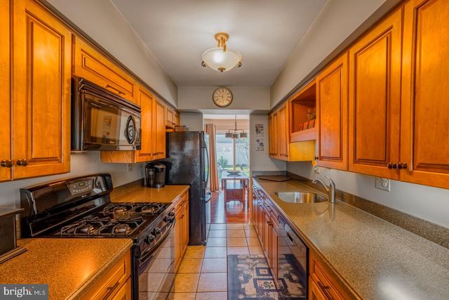 144 HUNT DR, Horsham, PA 19044