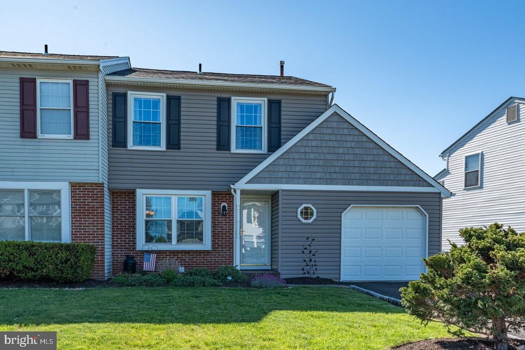 144 HUNT DR, Horsham, PA 19044
