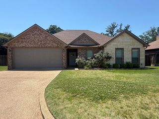 725 Cove Place, Longview, TX 75604