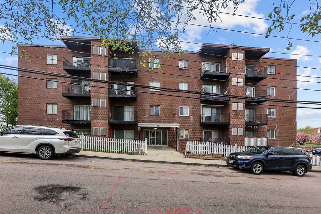 175 Clare Ave B4, Boston, MA 02136