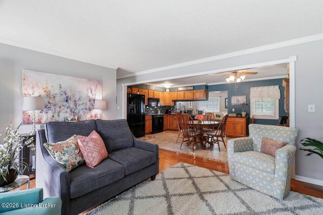 8104 Tonya Ct, Louisville, KY 40214