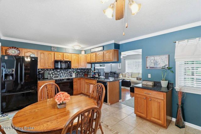 8104 Tonya Ct, Louisville, KY 40214