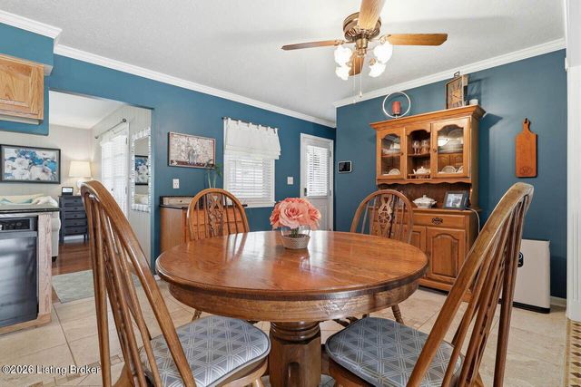 8104 Tonya Ct, Louisville, KY 40214