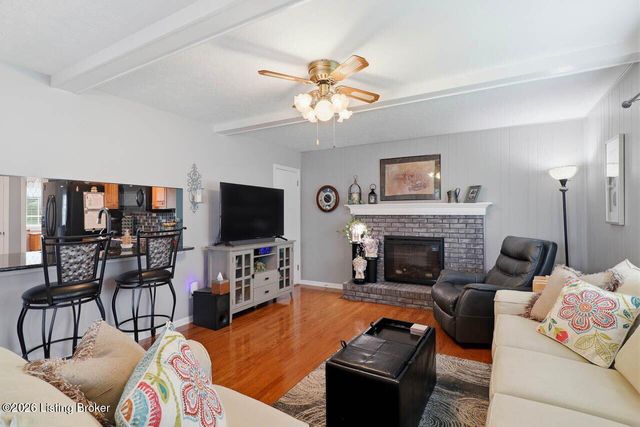 8104 Tonya Ct, Louisville, KY 40214