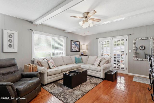 8104 Tonya Ct, Louisville, KY 40214