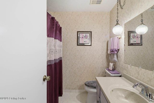 8104 Tonya Ct, Louisville, KY 40214